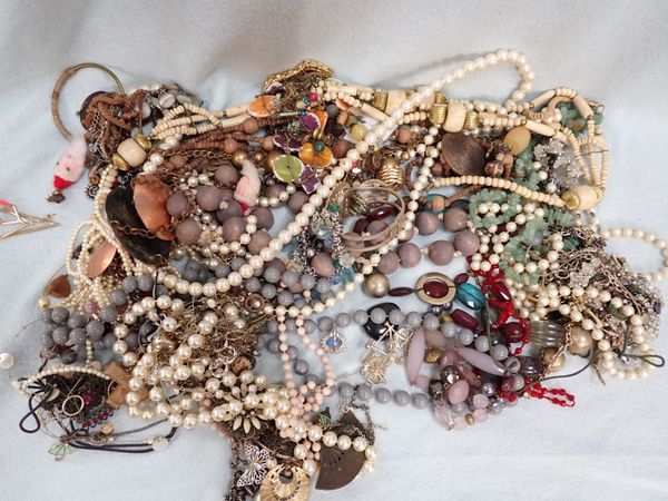 A QUANTITY OF BEAD NECKLACES AND COSTUME JEWELLERY