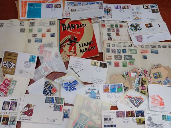 A COLLECTION OF STAMPS, INCLUDING FIRST DAY COVERS