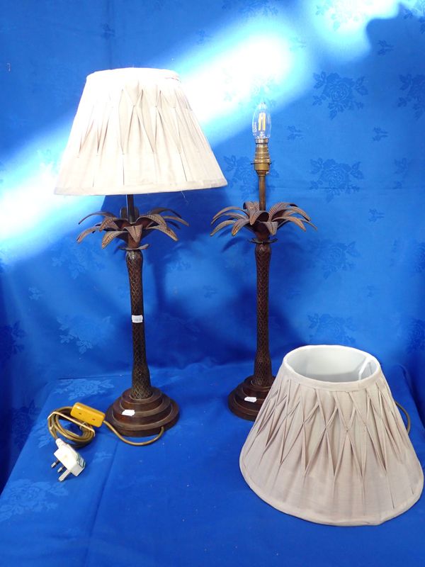 A PAIR OF BRASS PATINATED PALM TREE TABLE LAMPS