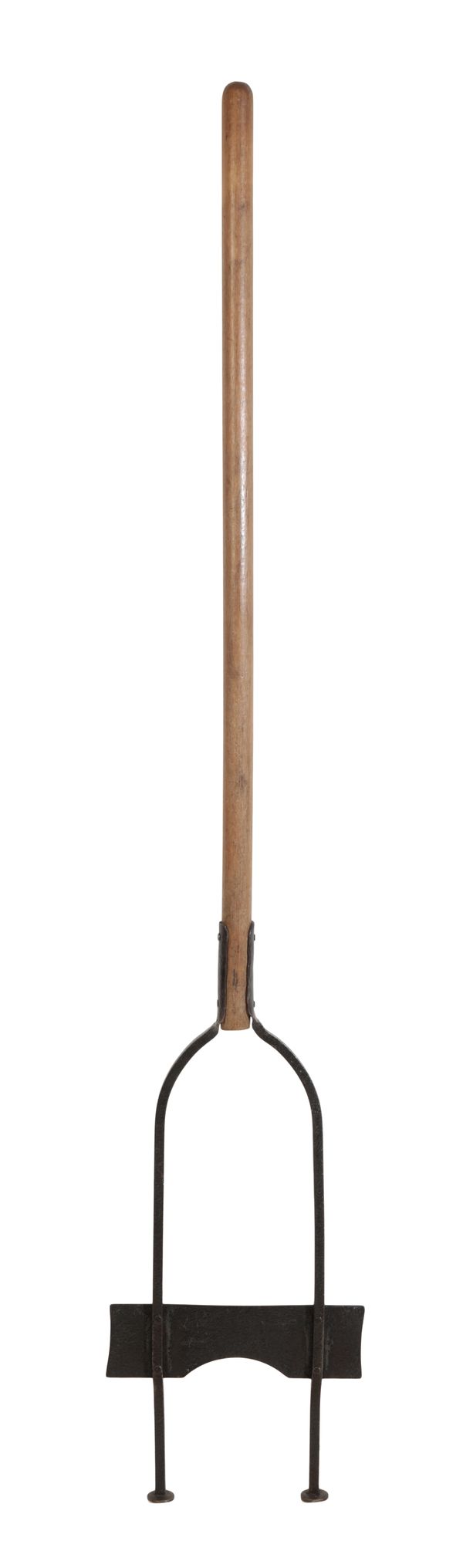 AN EDWARDIAN ASH AND CAST IRON FREESTANDING BOOT SCRAPER