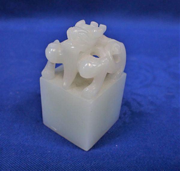 A CHINESE WHITE 'JADE' SEAL