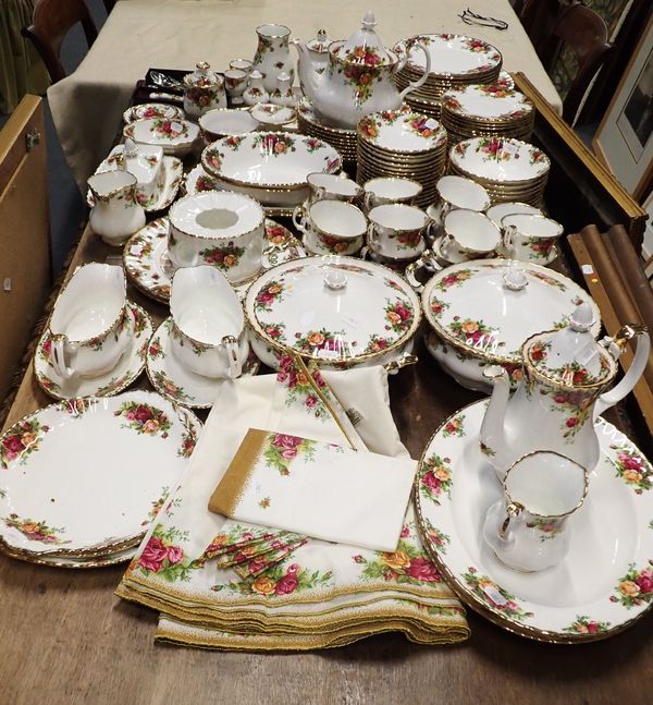 A ROYAL ALBERT 'OLD COUNTRY ROSES' DINNER SERVICE