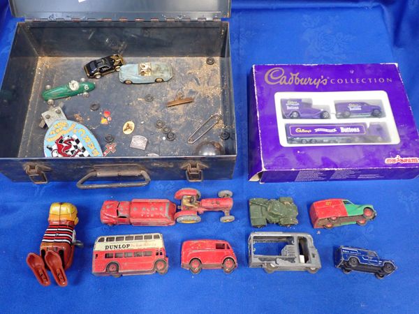 A COLLECTION OF DINKY TOYS AND OTHER ITEMS