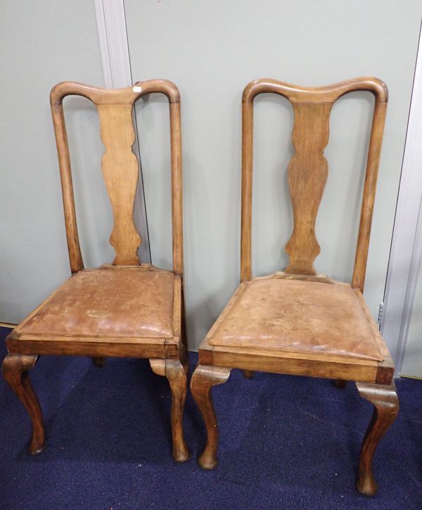 A PAIR OF QUEEN ANNE REVIVAL SIDE CHAIRS, WITH DROP-IN LEATHER SEATS
