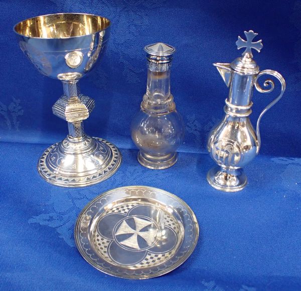 A VICTORIAN SILVER TRAVELLING CHALICE AND PATTEN, MAKER 'I.K.' PROBABLY JOHN KEITH