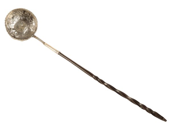 A VICTORIAN WHITE METAL AND HORN TODDY LADLE