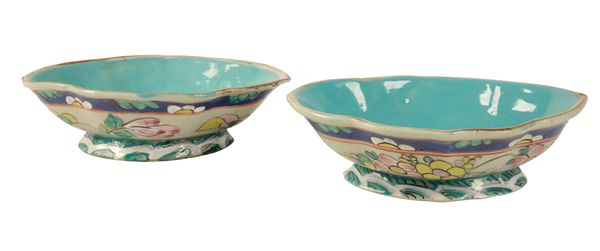 PAIR OF CHINESE CERAMIC DISHES, OF LOBED FORM