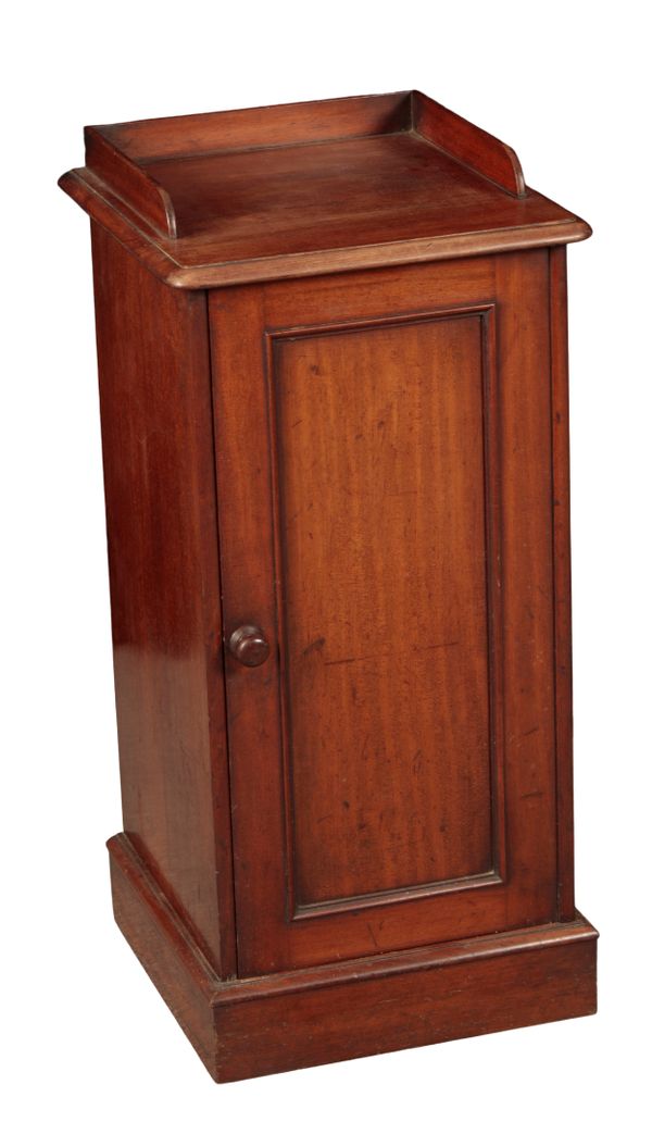 A VICTORIAN MAHOGANY POT CUPBOARD