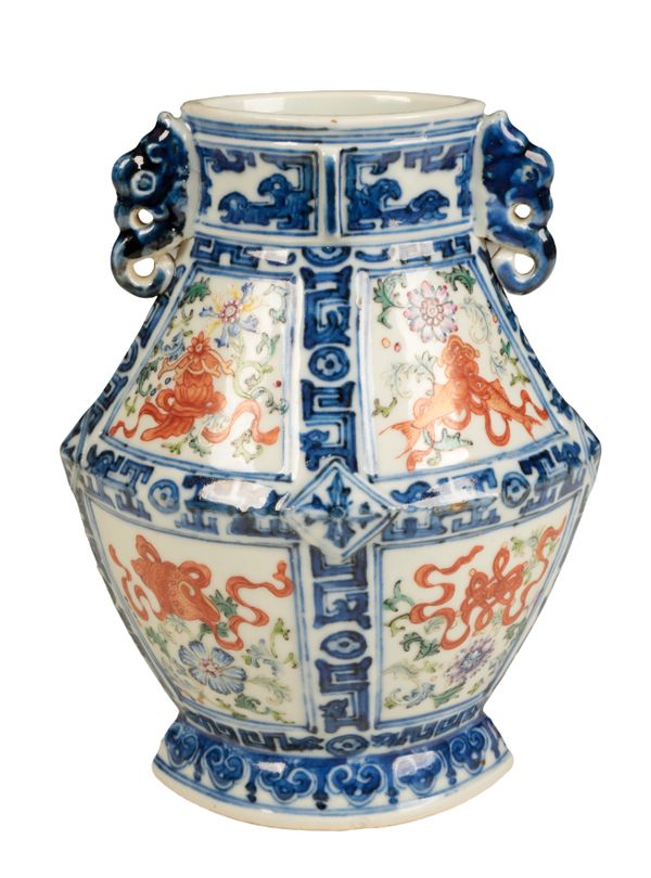 A CHINESE ENAMLLED BLUE AND WHITE VASE