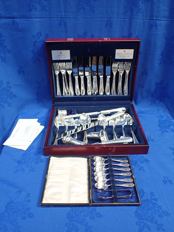 A CANTEEN OF SILVER PLATED CUTLERY AND A CASED SET OF TEASPOONS