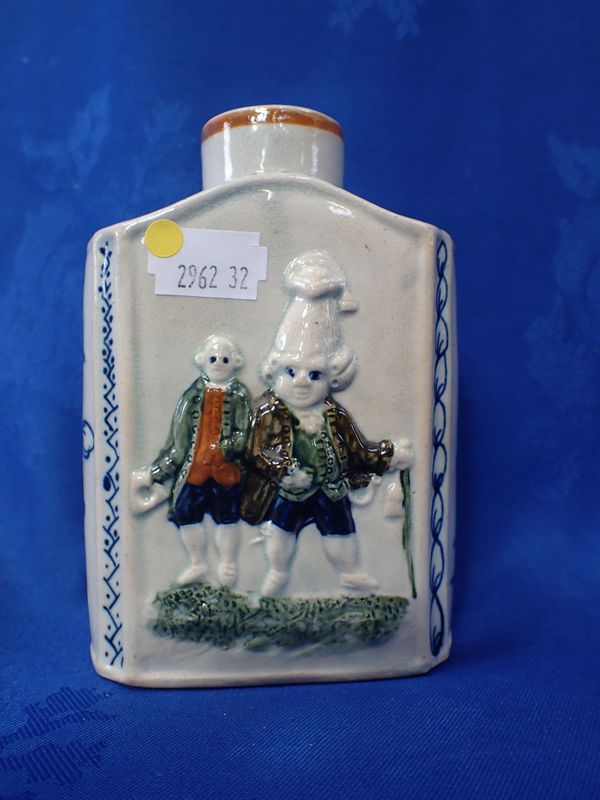 AN 18TH CENTURY PRATTWARE TEA CADDY