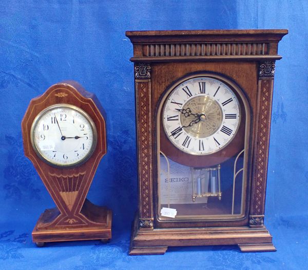 A EDWARDIAN MAHOGANY INLAID MANTEL CLOCK