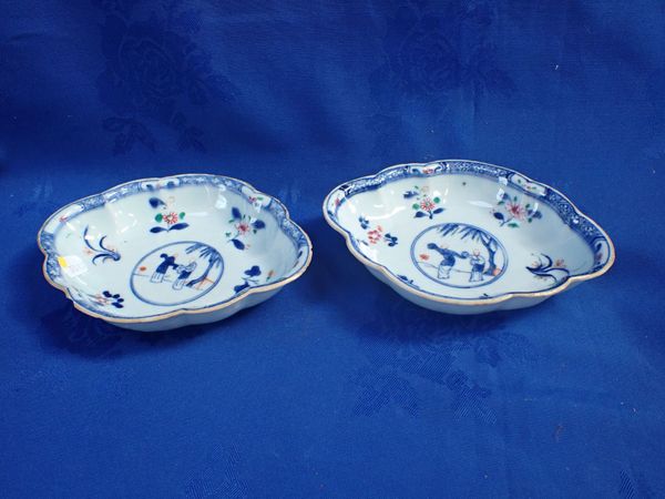 A PAIR OF CHINESE DISHES, OF LOBED FORM