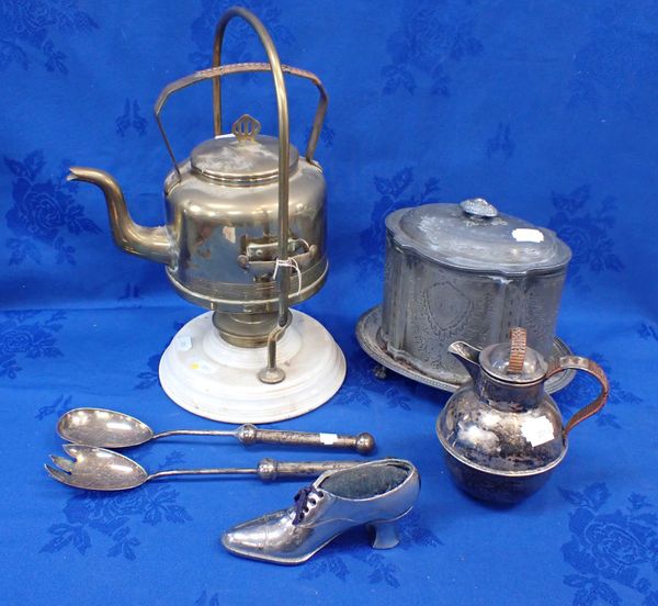 AN EDWARDIAN SPIRIT KETTLE ON BRASS AND CERAMIC STAND