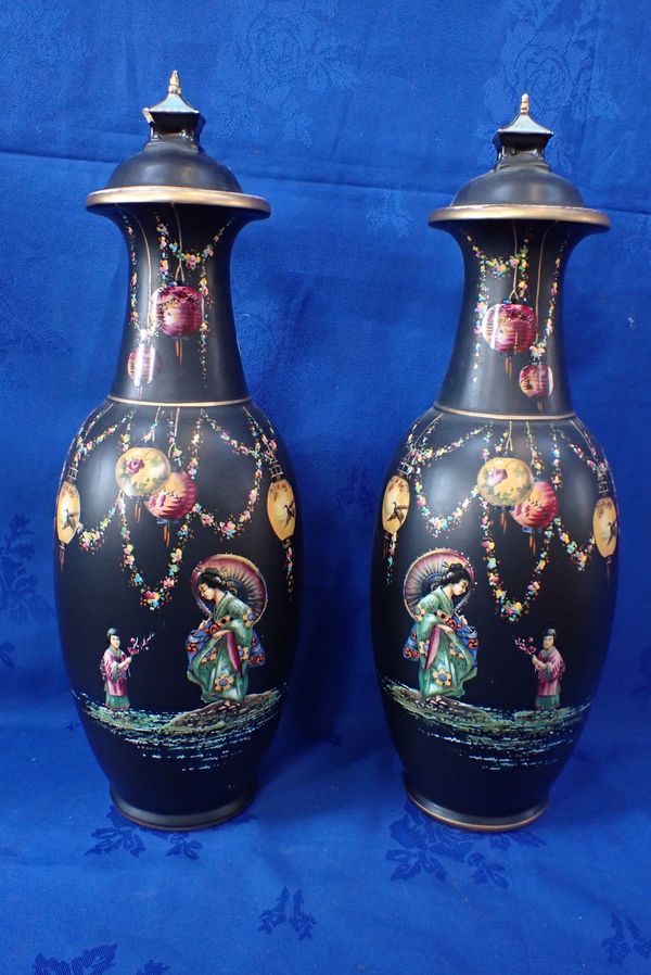 A PAIR OF EDWARDIAN VASES AND COVERS, IN THE JAPANESE TASTE