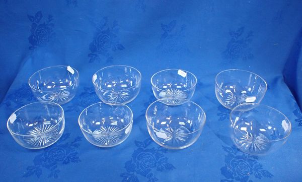 EIGHT SIMILAR GEORGIAN GLASS FINGER BOWLS