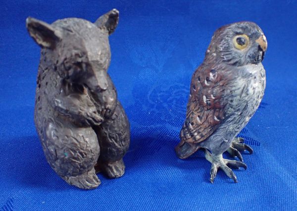 A COLD-PAINTED BRONZE OWL