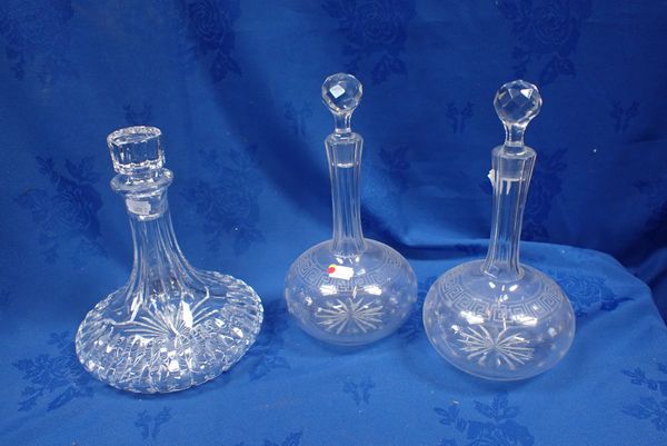 A PAIR OF 19TH CENTURY DECANTERS WITH GREEK KEY PATTERN