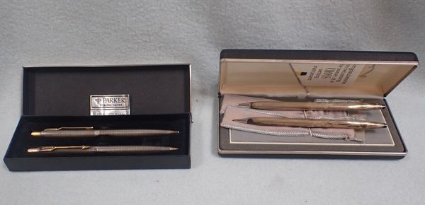 A BOXED 'CROSS' PEN AND PENCIL SET