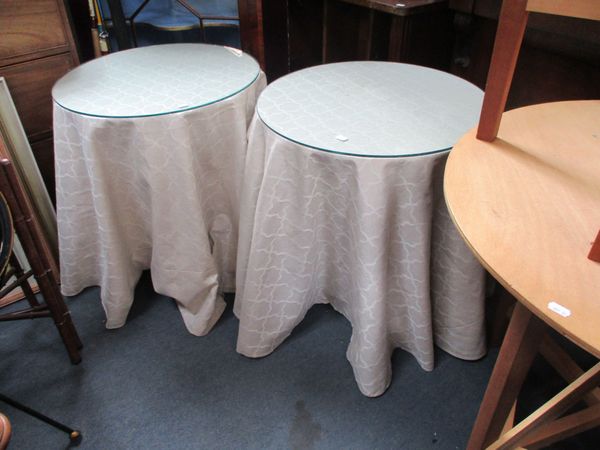 A PAIR OF 1980S COUNTRY HOUSE STYLE LAMP TABLES