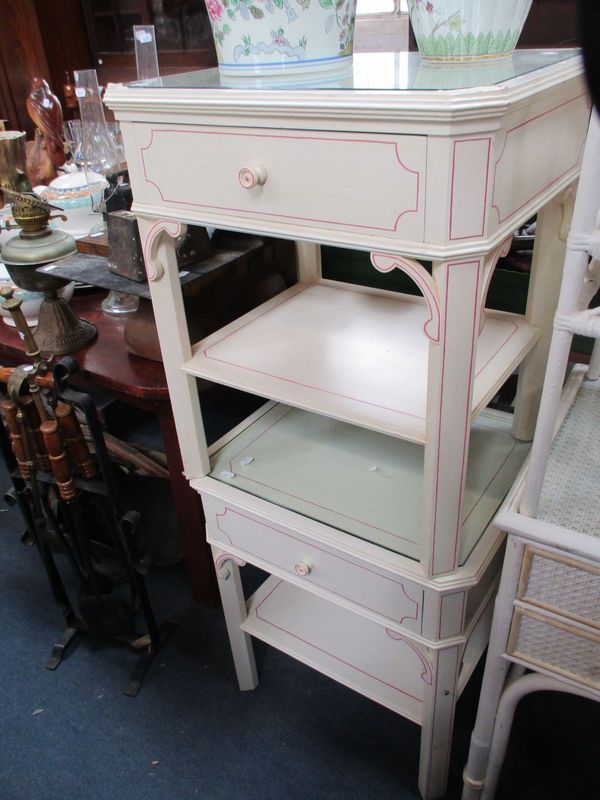 A PAIR OF 1980s COUNTRY HOUSE STYLE PAINTED BEDSIDE TABLES