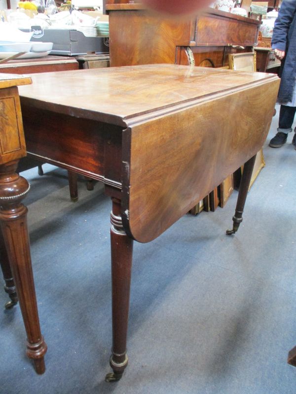 A 19TH CENTURY MAHOGANY PEMBROKE TABLE