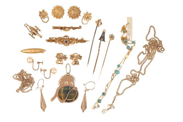 A COLLECTION OF GOLD AND UNMARKED YELLOW METAL JEWELLERY