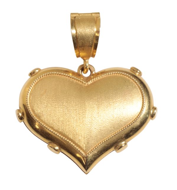 A GOLD HEART PENDANT