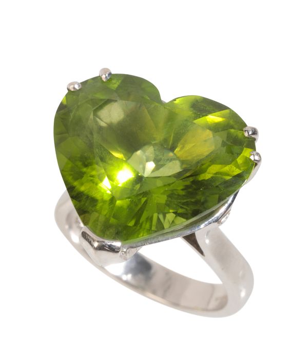 A HEART SHAPED PERIDOT DRESS RING