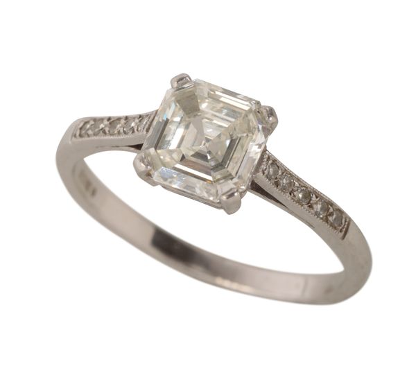 BENTLEY & SKINNER: A DIAMOND SOLITAIRE RING