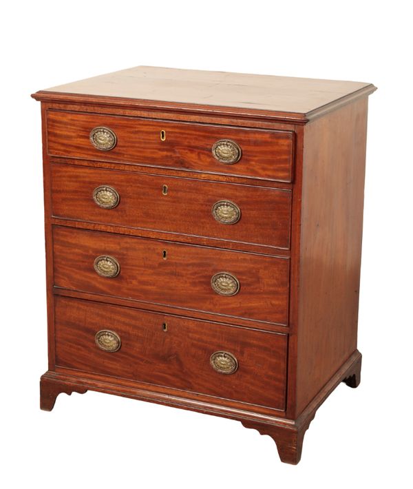 AN EDWARDIAN MAHOGANY SMALL CHEST OF DRAWERS