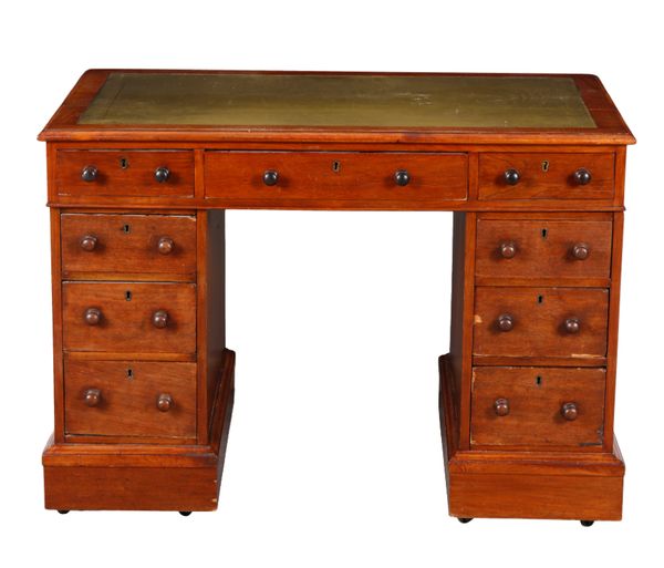 AN EDWARDIAN MAHOGANY PEDESTAL DESK