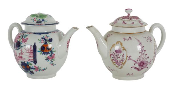 A WORCESTER TEAPOT AND COVER
