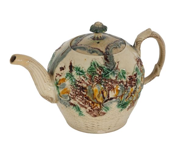 AN 18TH CENTURY TEAPOT AND COVER