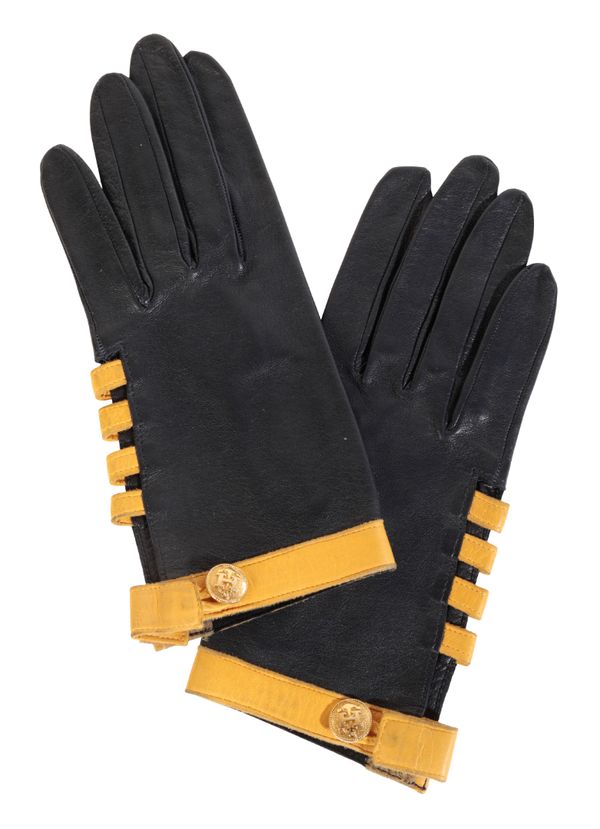 HERMES, PARIS: A PAIR OF NAVY LEATHER GLOVES