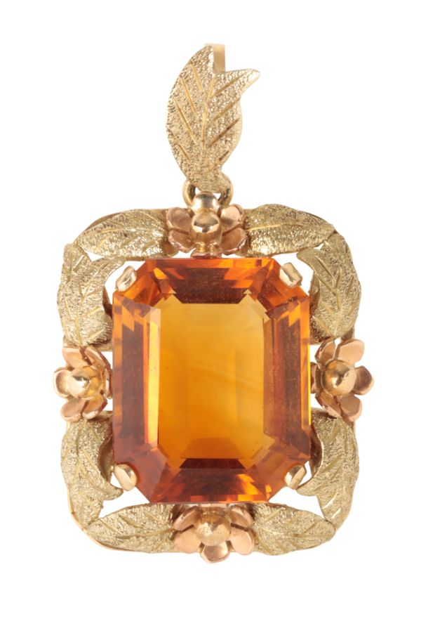 A TOPAZ GOLD PENDANT