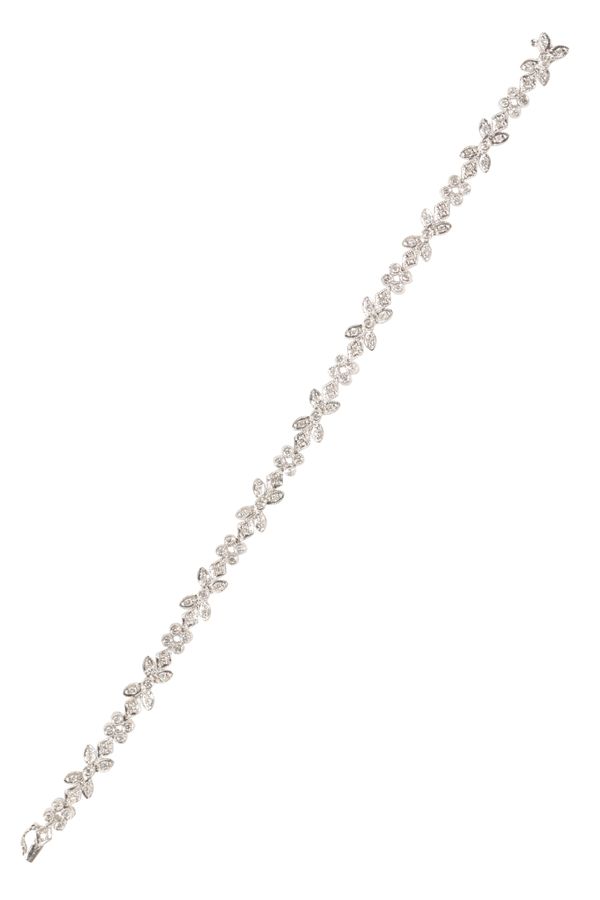 A MODERN DIAMOND BRACELET