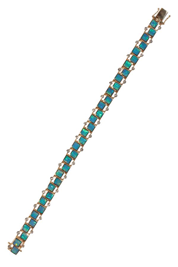 AN OPAL & DIAMOND BRACELET