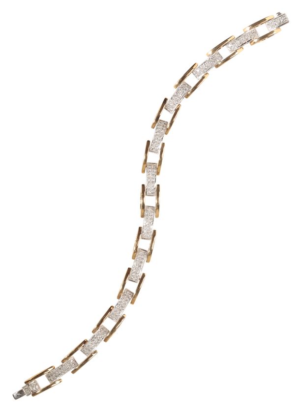 A DIAMOND & GOLD BRACELET