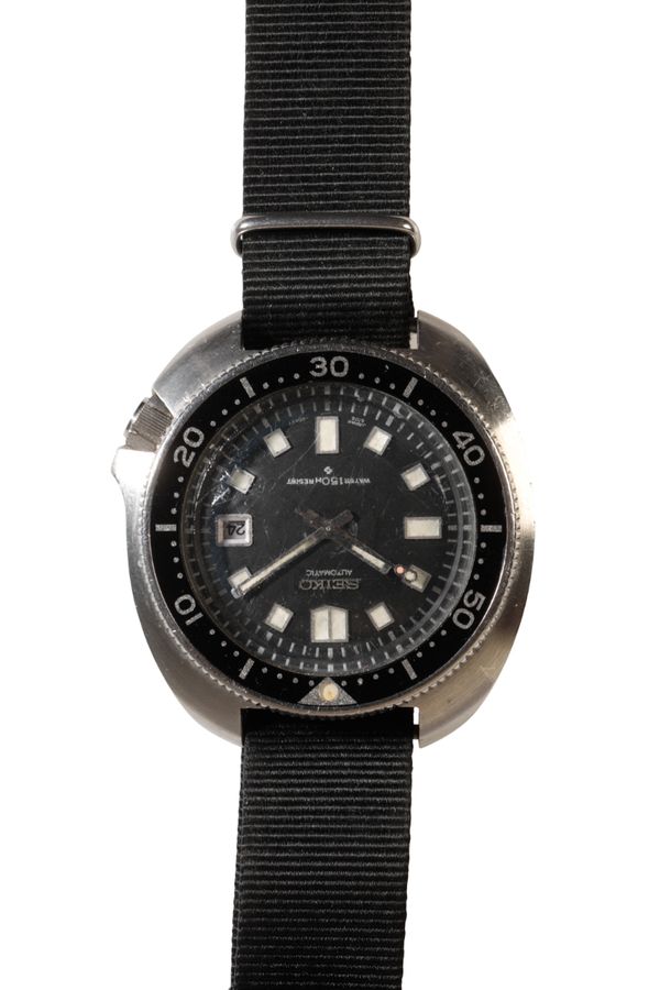 SEIKO: A STAINLESS STEEL GENTLEMAN'S DIVERS WATCH