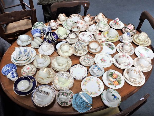 A COLLECTION OF MIXED TEA WARE