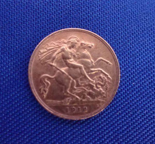 A GOLD HALF SOVEREIGN, 1912