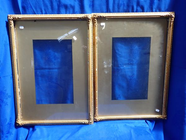 A PAIR OF VICTORIAN GILT PICURE FRAMES