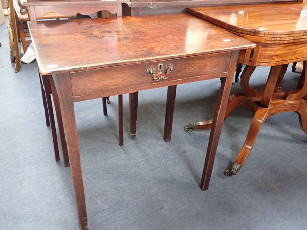 A SMALL, PLAIN GEORGE III MAHOGANY SIDE TABLE