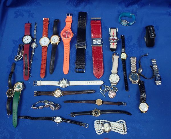 A COLLECTION OF MODERN WRISTWATCHES (COLLECTED)