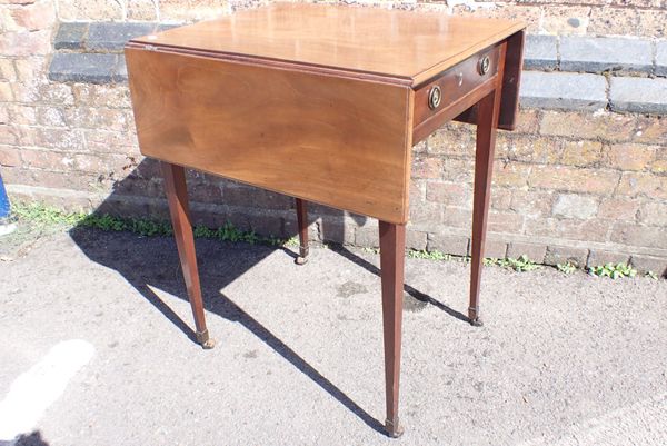 A GEORGE III MAHOGANY PEMBROKE TABLE