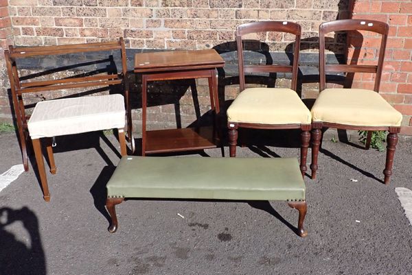 AN EDWARDIAN MAHOGANY CARD TABLE, WITH FOLD-OVER TOP