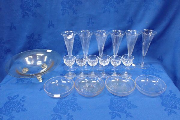 SIX SLICE-CUT CHAMPAGNE FLUTES