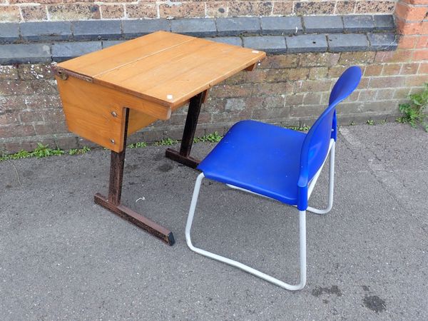 A 1970 CHILDS SCHOOL DESK AND CHAIR