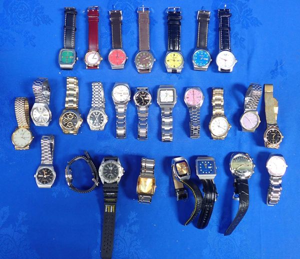 A QUANTITY OF GENTLEMAN'S WRISTWATCHES